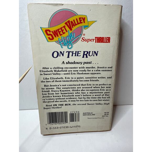 Sweet Valley High Super Thriller First Edition First Print Book On The Run - Picture 3 of 8